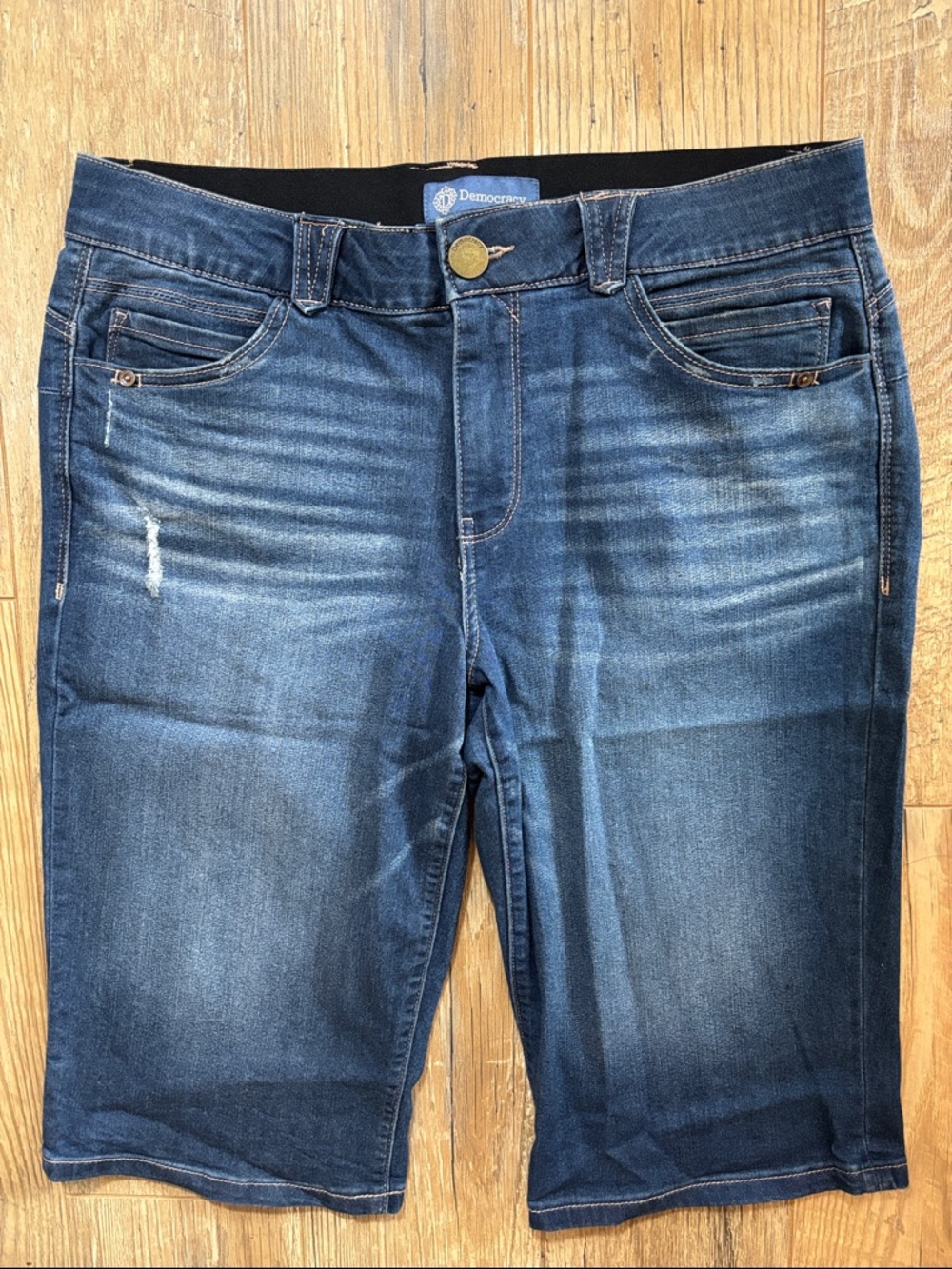 Democracy “Ab”solution Denim Blue Short Capri Pants Women’s Size 12 Stretch
